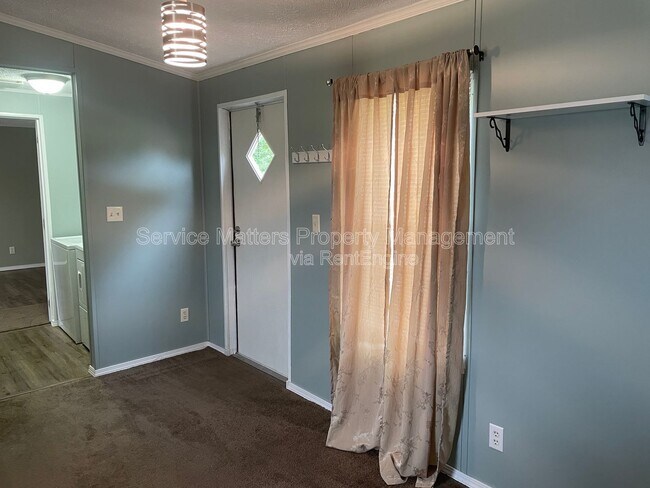 Building Photo - 9840 Redland Rd