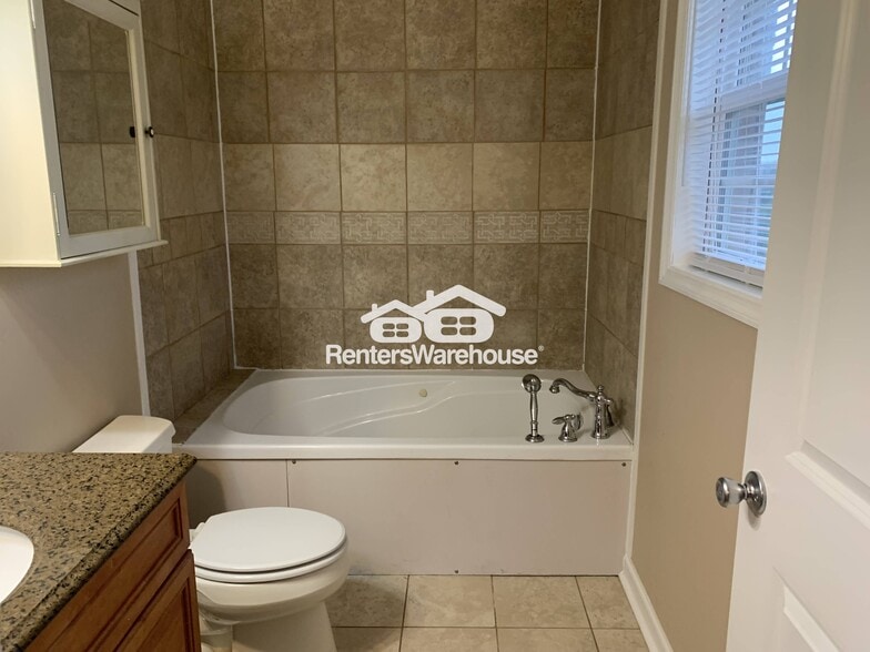 Building Photo - 27849 Pinedale Rd