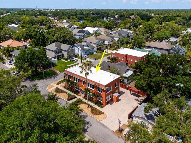 Building Photo - 3107 S Esperanza Ave