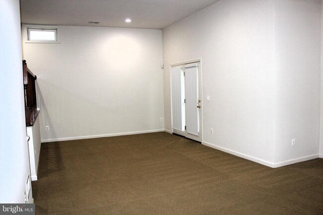 Building Photo - 7967 Almeda Ct