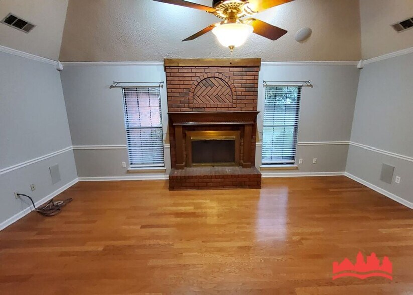 Building Photo - Welcome to 3029 Milky Way Dr!