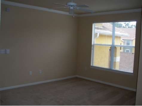 Building Photo - Luxury 3rd floor condo available July 1st ...