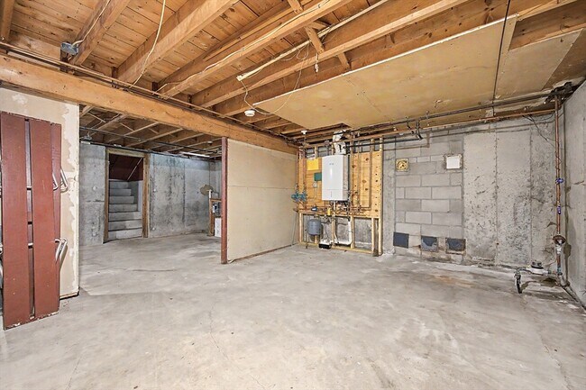 Building Photo - 270 Wood St