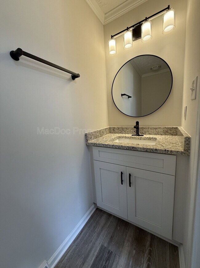 Building Photo - 10504 Benchmark Rd