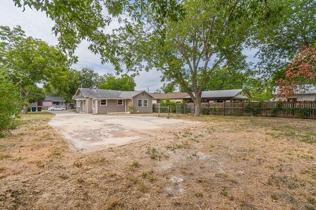 Building Photo - 129 Koehler Ct