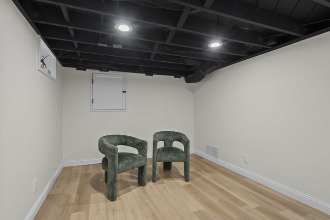 Building Photo - 111 Rosslyn Ave