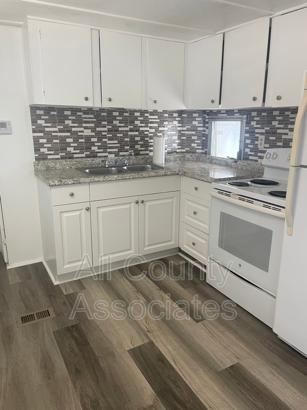 Building Photo - 2132 Kepner Dr