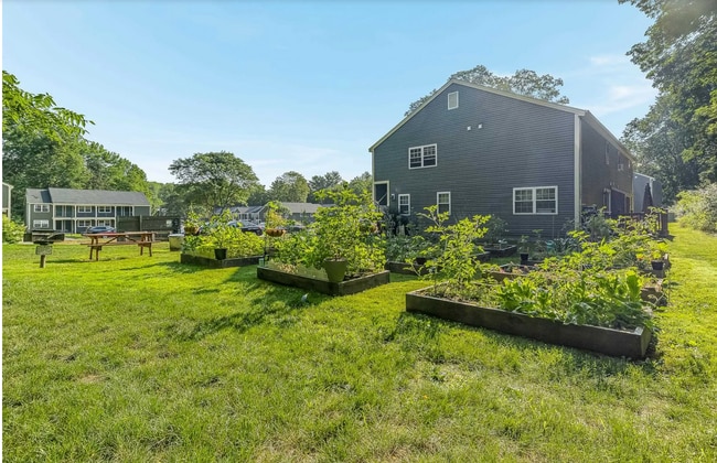 Building Photo - 93 Henry Law Ave