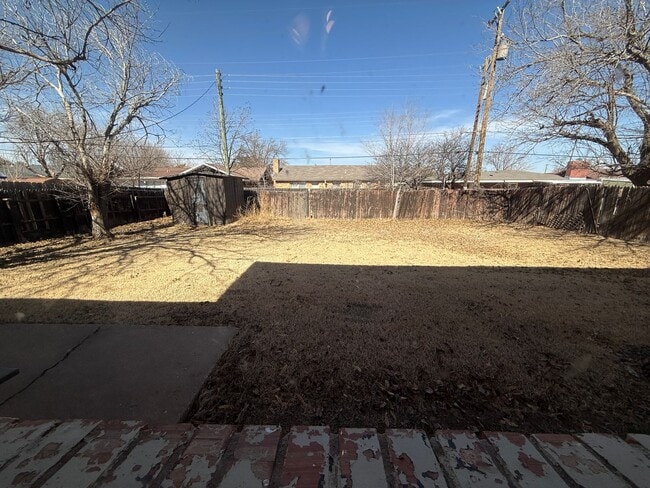 Building Photo - Pre Leasing for fall 2026! 5 bedroom 2 bath by LCU!