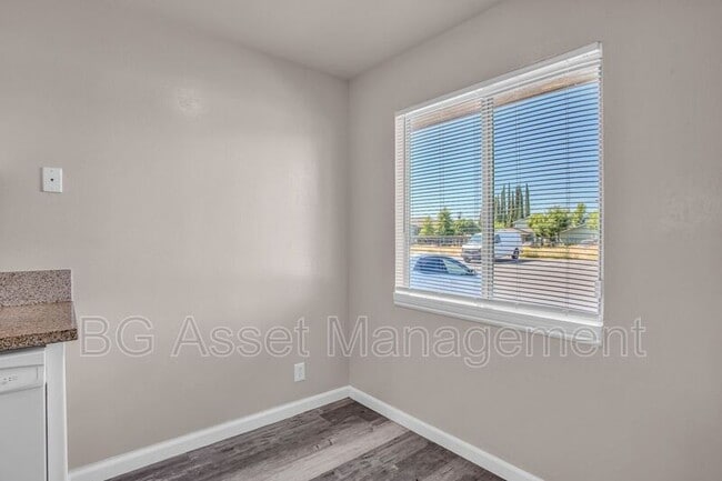 Building Photo - 1922 Ethan Way