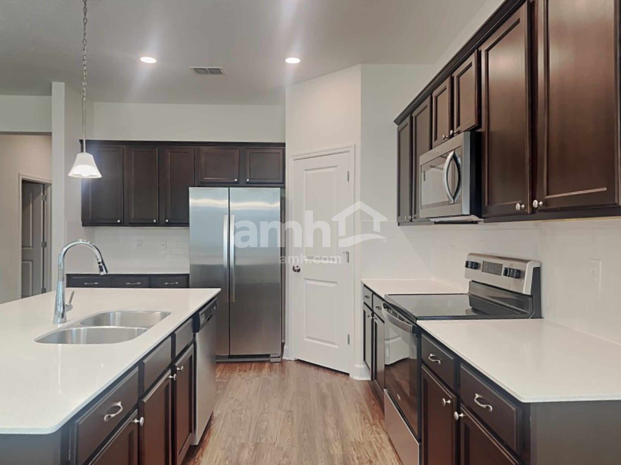 Building Photo - 2221 Saffron Walden Dr