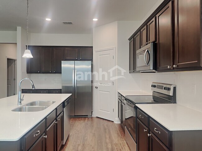 Building Photo - 2221 Saffron Walden Dr