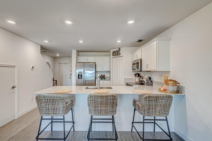 Building Photo - 5007 Woods Edge Cir