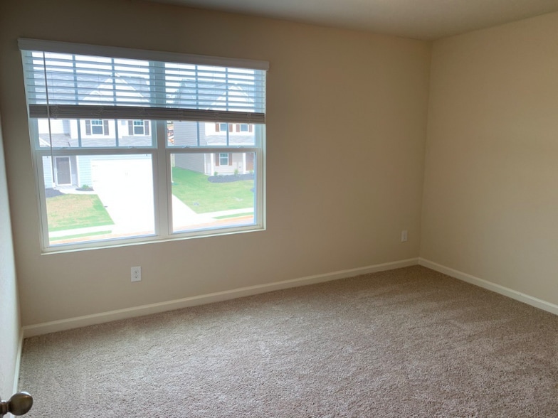 Building Photo - 821 Independence Ave