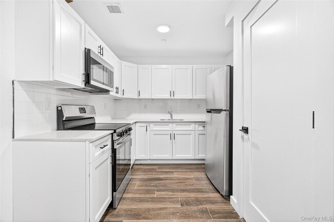 Building Photo - 1591 Jesup Ave