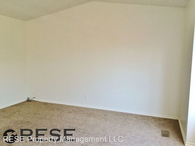 Building Photo - 4 br, 1.5 bath House - 3939 W 5820 S