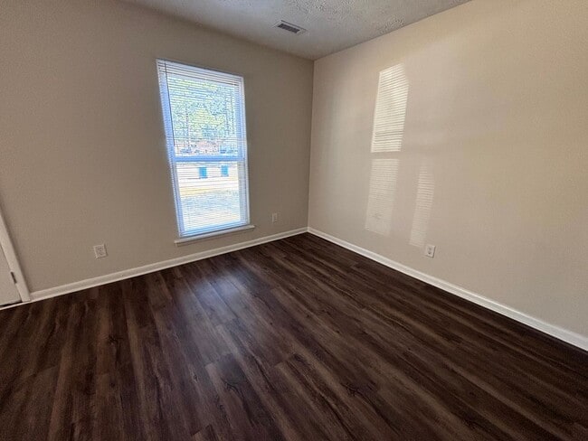 Building Photo - 1003 Madiera Ct