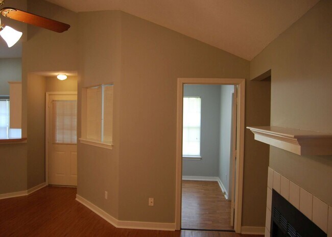 Building Photo - 304 Indian Summer Ln