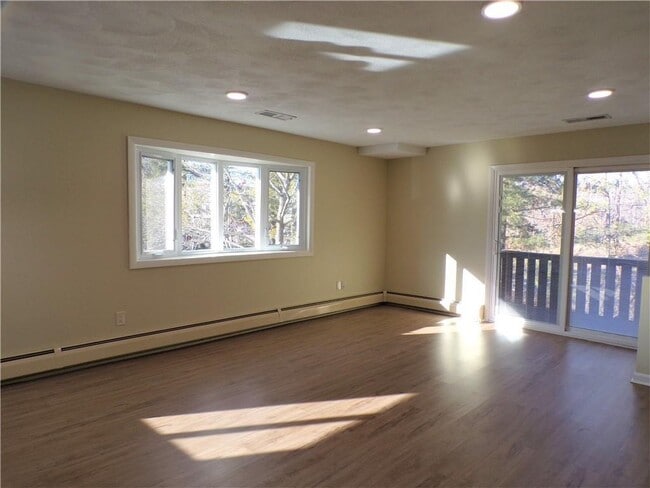 Building Photo - 144 Edaville Ct