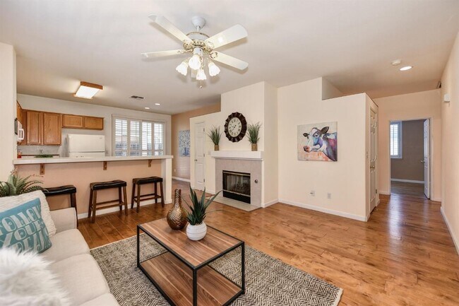 Building Photo - Home for Rent in Gold River, CA