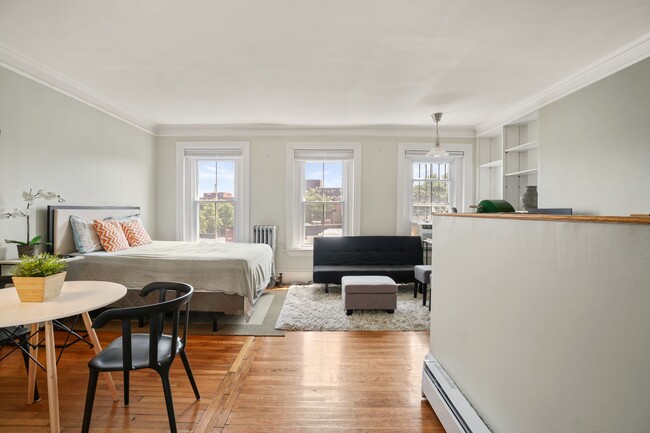 Building Photo - 558 Columbus Ave