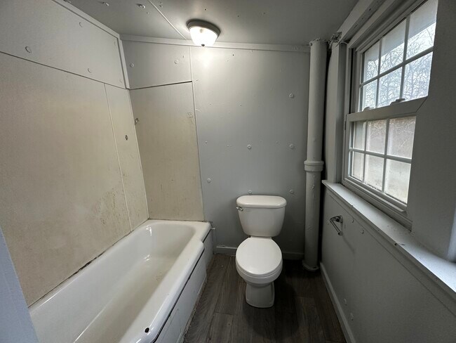 Building Photo - 1905 Griggs St