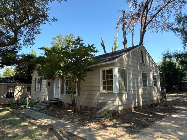 Building Photo - 112 Robinhood Rd