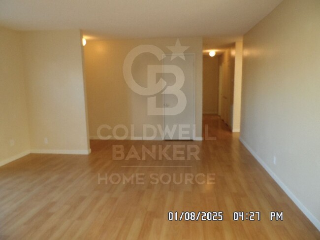 Building Photo - 3 Bedrooms, 2 Bathrooms, 1341 sq. ft.2 Car...