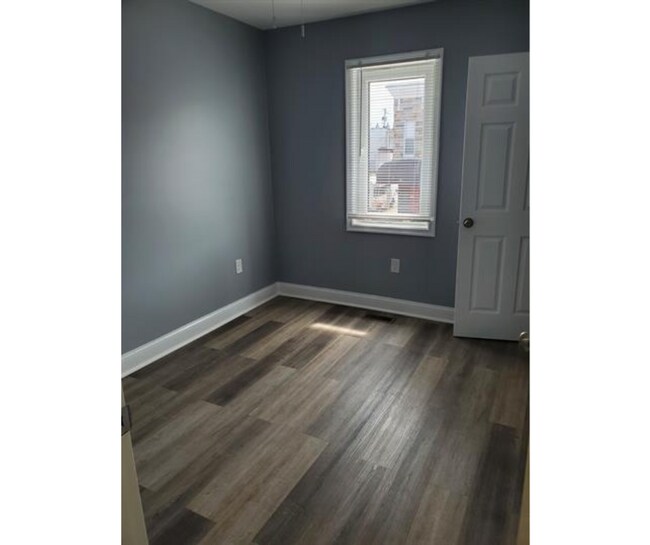 Building Photo - 2101 McHenry St