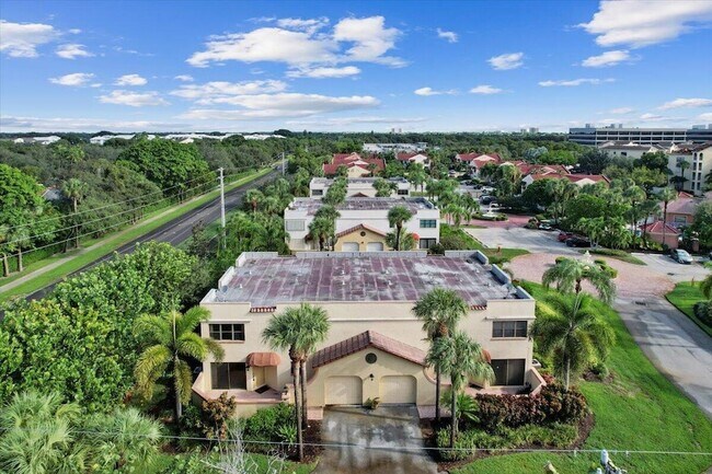 Building Photo - 41 Uno Lago Dr