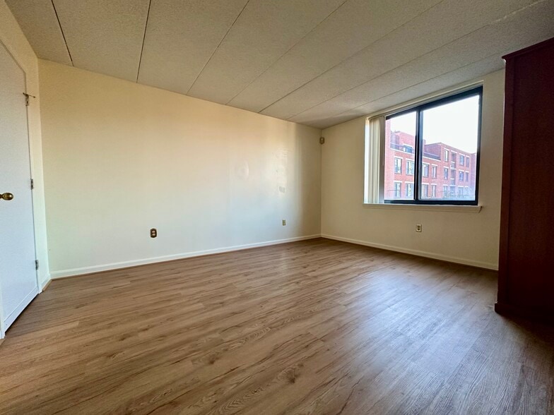 Building Photo - 85 Brainerd Rd