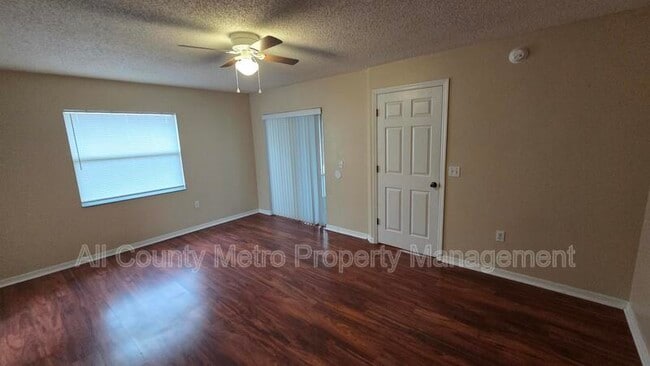 Building Photo - 261 Daisy Estates Dr