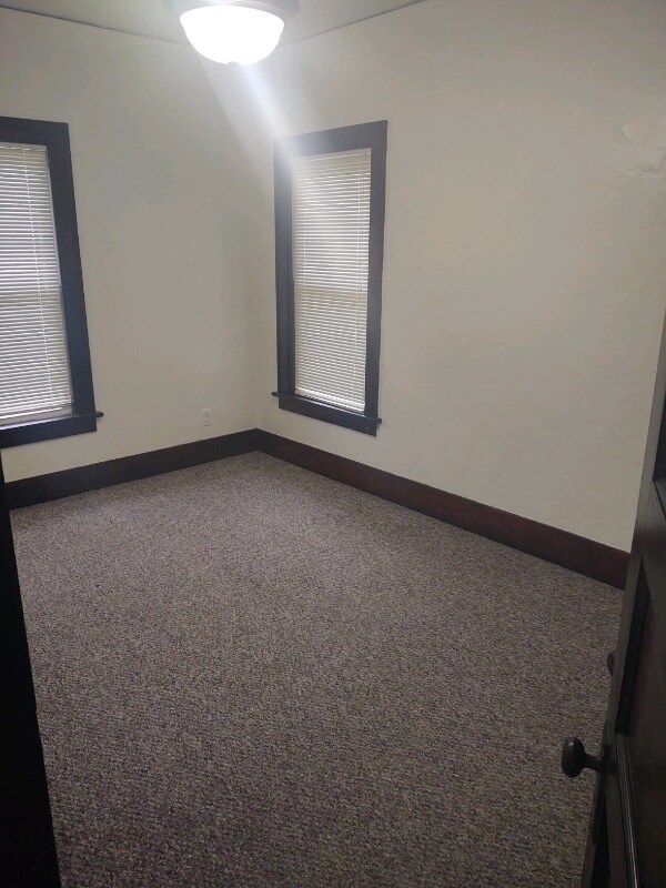 Building Photo - 304 S Beaumont Rd