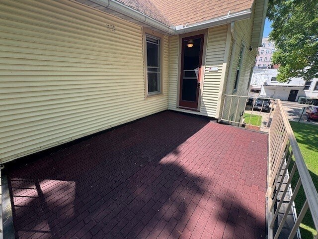 Building Photo - 1812 Madison St