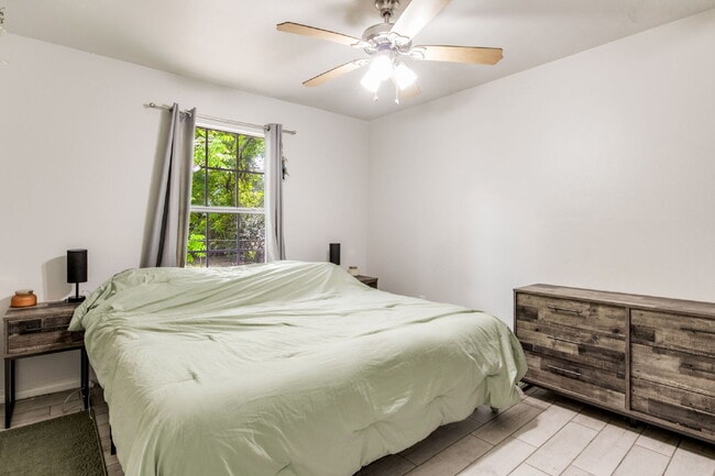 Building Photo - Move-in ready 3-bedroom, 1-bath cottage