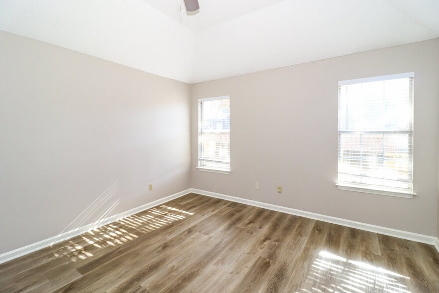 Building Photo - 7121 Showboat Ln