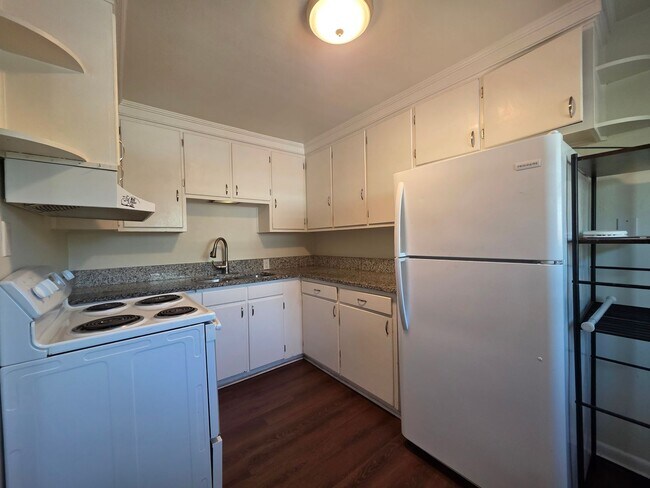 Building Photo - Bull St