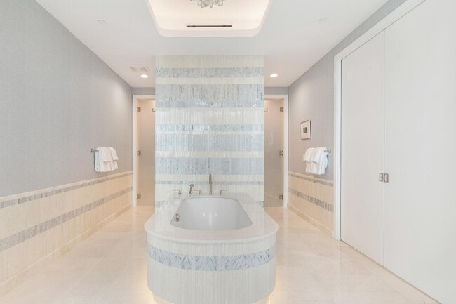 Building Photo - 1333 S Flagler Dr