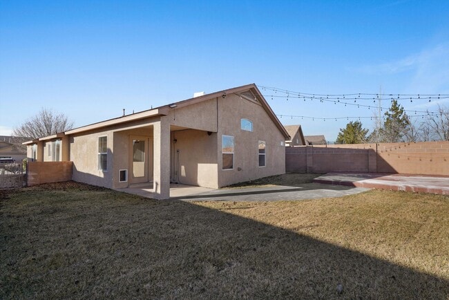 Building Photo - 4BR Home for Rent + Office/Bonus Room | Rio Rancho SE | 2-Car Garage | Large Yard