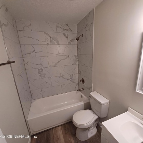 Building Photo - 512 US-301