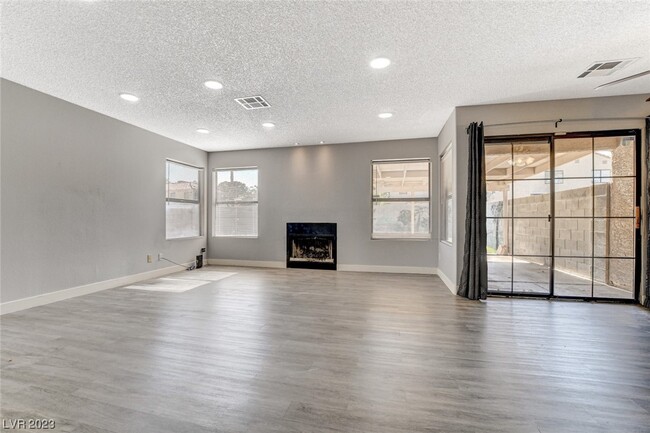 Building Photo - 3928 N Cobble Creek Ct