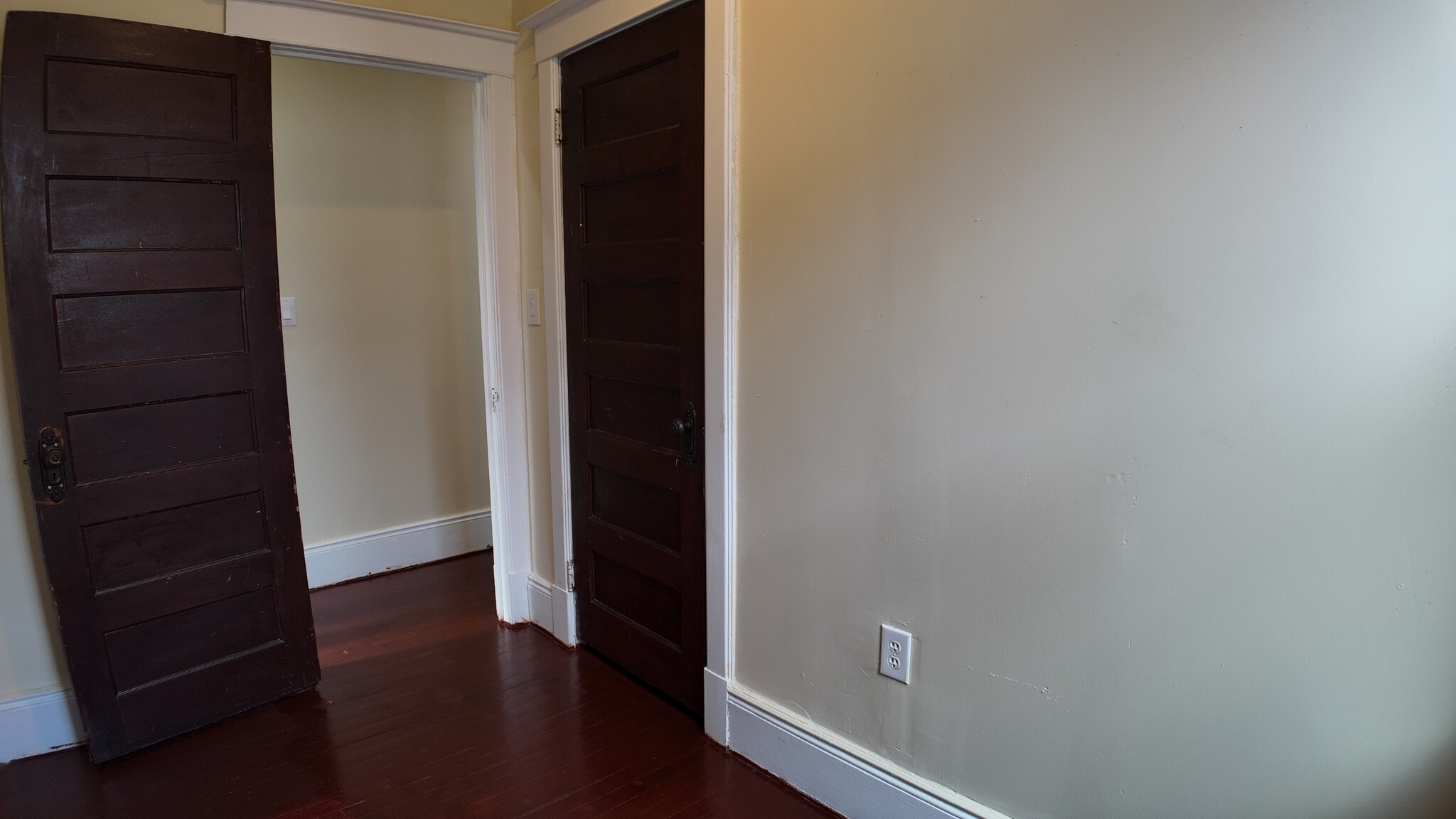 Building Photo - 8 Morris Cres