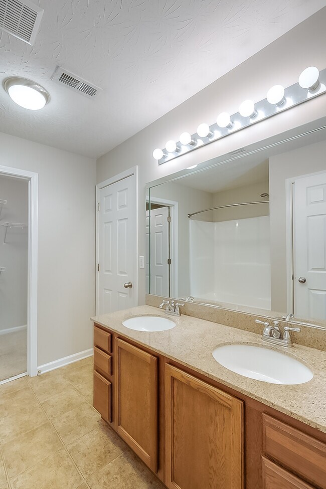 Building Photo - 2481 Crescenzio Way