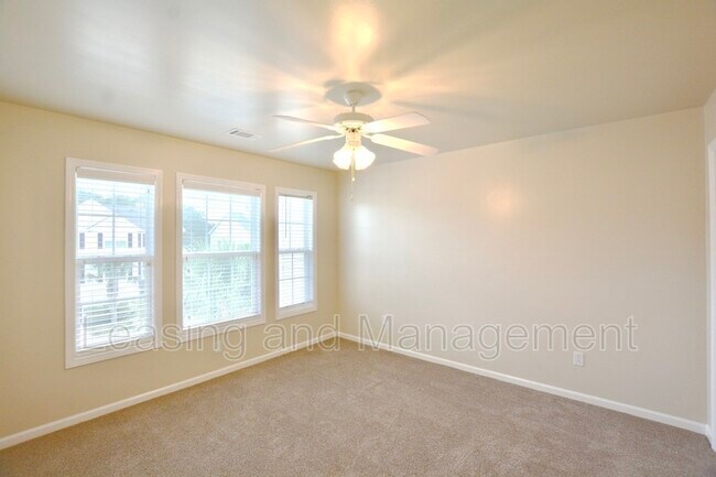 Building Photo - 1402 Hamlin Park Cir