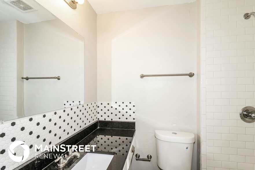 Building Photo - 9129 Apple Dr