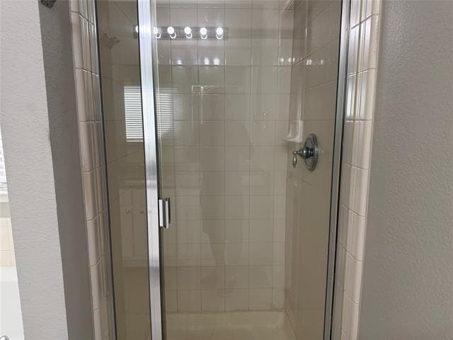 Building Photo - 220 Bonsai Dr