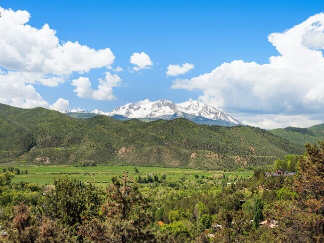 Building Photo - 121 Ridge Rd