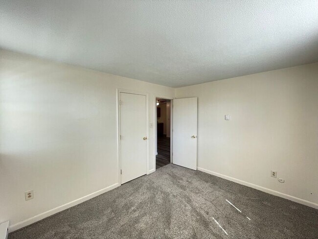Building Photo - 173 Loudon Rd