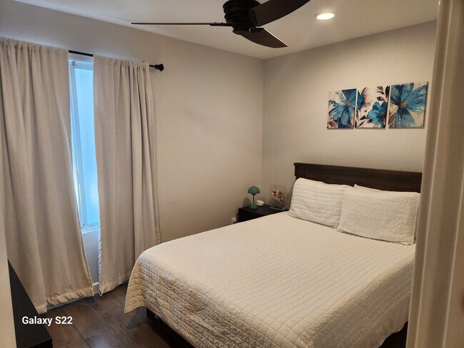 Building Photo - 48207 Garbo Dr