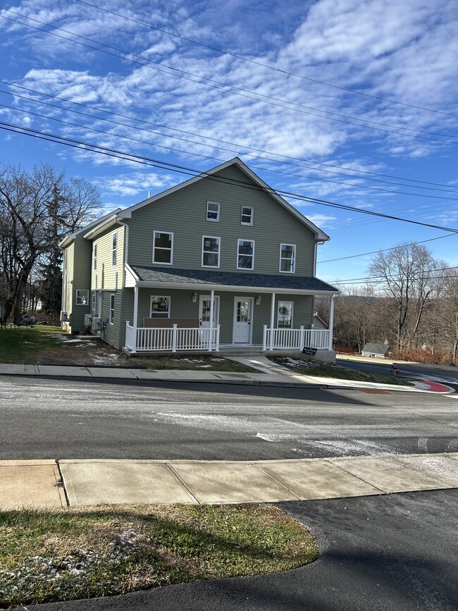 Building Photo - 15 Church St